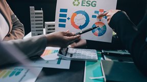 &#x39B;&#x3AF;&#x3C3;&#x3C4;&#x3B1; ESG: &#x39F;&#x3B9; &#x3B5;&#x3BB;&#x3BB;&#x3B7;&#x3BD;&#x3B9;&#x3BA;&#x3AD;&#x3C2; &#x3B5;&#x3C4;&#x3B1;&#x3B9;&#x3C1;&#x3B5;&#x3AF;&#x3B5;&#x3C2; &#x3C0;&#x3BF;&#x3C5; &#x3C0;&#x3C1;&#x3C9;&#x3C4;&#x3B1;&#x3B3;&#x3C9;&#x3BD;&#x3B9;&#x3C3;&#x3C4;&#x3BF;&#x3CD;&#x3BD;
