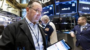 Wall Street: &#x39C;&#x3B5; &#x3C1;&#x3B5;&#x3BA;&#x3CC;&#x3C1; &#x3AD;&#x3BA;&#x3BB;&#x3B5;&#x3B9;&#x3C3;&#x3B5; &#x3BF; Dow, &#x3B1;&#x3BD;&#x3BF;&#x3B4;&#x3B9;&#x3BA;&#x3AC; &#x3BF; Nasdaq &#x3BC;&#x3B5; &#x3CE;&#x3B8;&#x3B7;&#x3C3;&#x3B7; &#x3B1;&#x3C0;&#x3CC; &#x3C4;&#x3BF;&#x3BD; &#x3BA;&#x3BB;&#x3AC;&#x3B4;&#x3BF; &#x3B7;&#x3BC;&#x3B9;&#x3B1;&#x3B3;&#x3C9;&#x3B3;&#x3CE;&#x3BD;