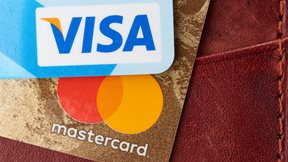 Visa &#x3BA;&#x3B1;&#x3B9; Mastercard &#x3C3;&#x3C7;&#x3B5;&#x3B4;&#x3B9;&#x3AC;&#x3B6;&#x3BF;&#x3C5;&#x3BD; &#x3B1;&#x3C5;&#x3BE;&#x3AE;&#x3C3;&#x3B5;&#x3B9;&#x3C2; &#x3C3;&#x3C4;&#x3B9;&#x3C2; &#x3C0;&#x3C1;&#x3BF;&#x3BC;&#x3AE;&#x3B8;&#x3B5;&#x3B9;&#x3B5;&#x3C2; &#x3C7;&#x3C1;&#x3B5;&#x3C9;&#x3C3;&#x3C4;&#x3B9;&#x3BA;&#x3CE;&#x3BD; &#x3BA;&#x3B1;&#x3B9; &#x3C0;&#x3B9;&#x3C3;&#x3C4;&#x3C9;&#x3C4;&#x3B9;&#x3BA;&#x3CE;&#x3BD; &#x3BA;&#x3B1;&#x3C1;&#x3C4;&#x3CE;&#x3BD;