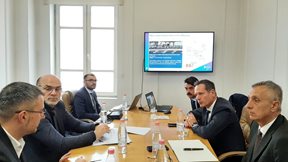 &#x391;&#x394;&#x39C;&#x397;&#x395;: &#x3A3;&#x3C5;&#x3BD;&#x3AC;&#x3BD;&#x3C4;&#x3B7;&#x3C3;&#x3B7; &#x3B5;&#x3C1;&#x3B3;&#x3B1;&#x3C3;&#x3AF;&#x3B1;&#x3C2; &#x3BC;&#x3B5; &#x3C4;&#x3BF;&#x3BD; &#x394;&#x3B9;&#x3B1;&#x3C7;&#x3B5;&#x3B9;&#x3C1;&#x3B9;&#x3C3;&#x3C4;&#x3AE; &#x3C4;&#x3B7;&#x3C2; &#x391;&#x3BB;&#x3B2;&#x3B1;&#x3BD;&#x3AF;&#x3B1;&#x3C2; &#x3B3;&#x3B9;&#x3B1; &#x3C4;&#x3B7;&#x3BD; &#x3B5;&#x3BD;&#x3AF;&#x3C3;&#x3C7;&#x3C5;&#x3C3;&#x3B7; &#x3C4;&#x3B7;&#x3C2; &#x3C3;&#x3C5;&#x3BD;&#x3B5;&#x3C1;&#x3B3;&#x3B1;&#x3C3;&#x3AF;&#x3B1;&#x3C2;