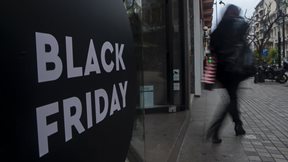 Ξεκινά πρόωρα φέτος η Black Friday – Η προσπάθεια για ανάκτηση τζίρων