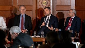 Στάσσης από Ουάσιγκτον: Αφιερωμένο στην ανάπτυξη καθαρών τεχνολογιών και ευελιξίας το επιχειρηματικό σχέδιο της ΔΕΗ