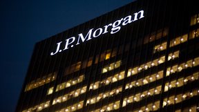 JP Morgan: Overweight στις ελληνικές μετοχές, αγοράστε Ελλάδα – Γιατί το ράλι έχει πολύ δρόμο ακόμη