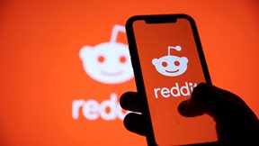 &#x397; Reddit &#x3C3;&#x3C4;&#x3BF;&#x3C7;&#x3B5;&#x3CD;&#x3B5;&#x3B9; &#x3C3;&#x3B5; &#x3B1;&#x3C0;&#x3BF;&#x3C4;&#x3AF;&#x3BC;&#x3B7;&#x3C3;&#x3B7; $6,4 &#x3B4;&#x3B9;&#x3C3;. &#x3C3;&#x3C4;&#x3B7;&#x3BD; IPO &#x3C4;&#x3B7;&#x3C2;