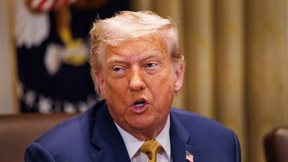 Πώς χρησιμοποιεί ο Τραμπ το πετρέλαιο ως "οικονομικό όπλο" στον πόλεμο Ουκρανίας - Ρωσίας