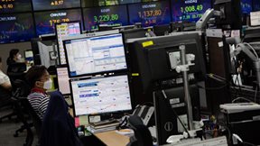 Ασιατικά χρηματιστήρια: Κλείσιμο της εβδομάδας με μικτές διαθέσεις