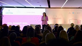 Editorial: &#x3A0;&#x3BF;&#x3BB;&#x3BB;&#x3B1;&#x3C0;&#x3BB;&#x3AC; &#x3C4;&#x3B1; &#x3BF;&#x3C6;&#x3AD;&#x3BB;&#x3B7; &#x3B1;&#x3C0;&#x3CC; &#x3C4;&#x3B7; &#x3C3;&#x3CD;&#x3BD;&#x3BF;&#x3B4;&#x3BF; &#x3BA;&#x3BF;&#x3C1;&#x3C5;&#x3C6;&#x3AE;&#x3C2; &#x3C4;&#x3BF;&#x3C5; &#x3B4;&#x3B9;&#x3BA;&#x3C4;&#x3CD;&#x3BF;&#x3C5; WPL &#x3C3;&#x3C4;&#x3B7;&#x3BD; &#x391;&#x3B8;&#x3AE;&#x3BD;&#x3B1;