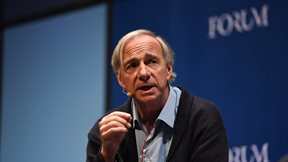 &#x39F; &#x3B4;&#x3B9;&#x3C3;&#x3B5;&#x3BA;&#x3B1;&#x3C4;&#x3BF;&#x3BC;&#x3BC;&#x3C5;&#x3C1;&#x3B9;&#x3BF;&#x3CD;&#x3C7;&#x3BF;&#x3C2; Ray Dalio &#x3C0;&#x3C1;&#x3BF;&#x3B5;&#x3B9;&#x3B4;&#x3BF;&#x3C0;&#x3BF;&#x3B9;&#x3B5;&#x3AF; &#x3B3;&#x3B9;&#x3B1; &quot;&#x3B1;&#x3BA;&#x3CC;&#x3BC;&#x3B1; &#x3BC;&#x3AF;&#x3B1; &#x3B1;&#x3BD;&#x3B1;&#x3C4;&#x3C1;&#x3BF;&#x3C0;&#x3AE; &#x3C3;&#x3C4;&#x3B7;&#x3BD; &#x3C0;&#x3B1;&#x3B3;&#x3BA;&#x3CC;&#x3C3;&#x3BC;&#x3B9;&#x3B1; &#x3B4;&#x3BF;&#x3BC;&#x3AE; &#x3B5;&#x3BE;&#x3BF;&#x3C5;&#x3C3;&#x3AF;&#x3B1;&#x3C2;&quot;