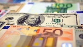 Το ευρώ ενισχύεται οριακά 0,05%, στα 1,0740 δολάρια