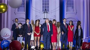 &#x3A0;&#x3CC;&#x3C3;&#x3B1; &#x3B5;&#x3BA;&#x3B1;&#x3C4;&#x3BF;&#x3BC;&#x3BC;&#x3CD;&#x3C1;&#x3B9;&#x3B1; &#x3AD;&#x3C7;&#x3B5;&#x3B9; &#x3BA;&#x3B5;&#x3C1;&#x3B4;&#x3AF;&#x3C3;&#x3B5;&#x3B9; &#x3BA;&#x3AC;&#x3B8;&#x3B5; &#x3BC;&#x3AD;&#x3BB;&#x3BF;&#x3C2; &#x3C4;&#x3B7;&#x3C2; &#x3BF;&#x3B9;&#x3BA;&#x3BF;&#x3B3;&#x3AD;&#x3BD;&#x3B5;&#x3B9;&#x3B1;&#x3C2; &#x3A4;&#x3C1;&#x3B1;&#x3BC;&#x3C0; &#x3BB;&#x3CC;&#x3B3;&#x3C9; &#x3C4;&#x3B7;&#x3C2; &#x3C0;&#x3C1;&#x3BF;&#x3B5;&#x3B4;&#x3C1;&#x3AF;&#x3B1;&#x3C2; &#x3C4;&#x3BF;&#x3C5;