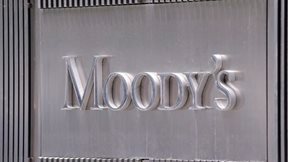 Moody&#x27;s: &#x391;&#x3BD;&#x3B1;&#x3B2;&#x3AC;&#x3B8;&#x3BC;&#x3B9;&#x3C3;&#x3B5; &#x3BA;&#x3B1;&#x3B9; &#x3C4;&#x3B9;&#x3C2; Alpha Bank &#x3BA;&#x3B1;&#x3B9; &#x3A4;&#x3C1;&#x3AC;&#x3C0;&#x3B5;&#x3B6;&#x3B1; &#x3A0;&#x3B5;&#x3B9;&#x3C1;&#x3B1;&#x3B9;&#x3CE;&#x3C2;