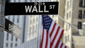 &#x3A0;&#x3BB;&#x3B7;&#x3B8;&#x3B1;&#x3AF;&#x3BD;&#x3BF;&#x3C5;&#x3BD; &#x3BF;&#x3B9; &#x3C0;&#x3C9;&#x3BB;&#x3B7;&#x3C4;&#x3AD;&#x3C2; &#x3C3;&#x3C4;&#x3B7;&#x3BD; Wall Street &#x3C5;&#x3C0;&#x3CC; &#x3C4;&#x3B9;&#x3C2; &#x3B1;&#x3BD;&#x3B1;&#x3BD;&#x3B5;&#x3C9;&#x3BC;&#x3AD;&#x3BD;&#x3B5;&#x3C2; &#x3BF;&#x3B9;&#x3BA;&#x3BF;&#x3BD;&#x3BF;&#x3BC;&#x3B9;&#x3BA;&#x3AD;&#x3C2; &#x3B1;&#x3BD;&#x3B7;&#x3C3;&#x3C5;&#x3C7;&#x3AF;&#x3B5;&#x3C2;