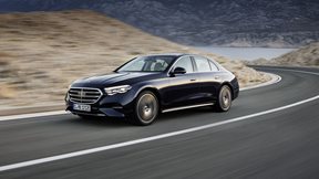 &#x39D;&#x3AD;&#x3B1; Mercedes-Benz E-Class: &#x397;&#x3BB;&#x3B5;&#x3BA;&#x3C4;&#x3C1;&#x3B9;&#x3BA;&#x3AE; &#x3C3;&#x3B5; &#x3B5;&#x3BC;&#x3C6;&#x3AC;&#x3BD;&#x3B9;&#x3C3;&#x3B7;, &#x3C0;&#x3C1;&#x3BF;&#x3B7;&#x3B3;&#x3BC;&#x3AD;&#x3BD;&#x3B7; &#x3C3;&#x3B5; &#x3C4;&#x3B5;&#x3C7;&#x3BD;&#x3BF;&#x3BB;&#x3BF;&#x3B3;&#x3AF;&#x3B1;