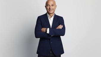 &#x391;. &#x39A;&#x3B1;&#x3BD;&#x3AC;&#x3C1;&#x3B7;&#x3C2;: &#x397; &#x3B5;&#x3C0;&#x3CC;&#x3BC;&#x3B5;&#x3BD;&#x3B7; &#x3BC;&#x3AD;&#x3C1;&#x3B1; &#x3C4;&#x3B7;&#x3C2; Vodafone &#x395;&#x3BB;&#x3BB;&#x3AC;&#x3B4;&#x3B1;&#x3C2; &#x3C0;&#x3B5;&#x3C1;&#x3B9;&#x3BB;&#x3B1;&#x3BC;&#x3B2;&#x3AC;&#x3BD;&#x3B5;&#x3B9; &#x3B4;&#x3B9;&#x3B1;&#x3C1;&#x3BA;&#x3B5;&#x3AF;&#x3C2; &#x3B5;&#x3C0;&#x3B5;&#x3BD;&#x3B4;&#x3CD;&#x3C3;&#x3B5;&#x3B9;&#x3C2; &#x3C3;&#x3C4;&#x3B1; &#x3B4;&#x3AF;&#x3BA;&#x3C4;&#x3C5;&#x3B1;, &#x3B2;&#x3B5;&#x3BB;&#x3C4;&#x3B9;&#x3C9;&#x3BC;&#x3AD;&#x3BD;&#x3B7; &#x3B5;&#x3BC;&#x3C0;&#x3B5;&#x3B9;&#x3C1;&#x3AF;&#x3B1; &#x3C0;&#x3B5;&#x3BB;&#x3AC;&#x3C4;&#x3B7; &#x3BA;&#x3B1;&#x3B9; &#x3C4;&#x3B5;&#x3C7;&#x3BD;&#x3BF;&#x3BB;&#x3BF;&#x3B3;&#x3AF;&#x3B1; &#x3B3;&#x3B9;&#x3B1; &#x3CC;&#x3BB;&#x3B7; &#x3C4;&#x3B7;&#x3BD; &#x3BF;&#x3B9;&#x3BA;&#x3BF;&#x3B3;&#x3AD;&#x3BD;&#x3B5;&#x3B9;&#x3B1;