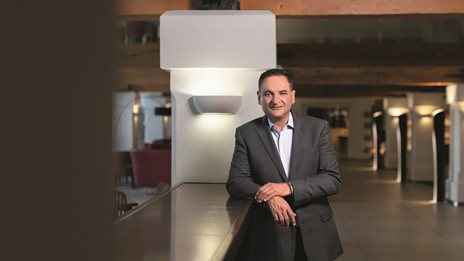 &#x38C;&#x3BC;&#x3B9;&#x3BB;&#x3BF;&#x3C2; &#x39A;&#x3BF;&#x3C5;&#x3C1;&#x3C4;&#x3AF;&#x3B4;&#x3B7;: &#x39C;&#x3B5;&#x3C4;&#x3B1;&#x3BC;&#x3BF;&#x3C1;&#x3C6;&#x3CE;&#x3BD;&#x3BF;&#x3BD;&#x3C4;&#x3B1;&#x3C2; &#x3C0;&#x3B5;&#x3C1;&#x3B9;&#x3BF;&#x3C7;&#x3AD;&#x3C2; &#x3BC;&#x3B5; &#x3CC;&#x3C1;&#x3B1;&#x3BC;&#x3B1;