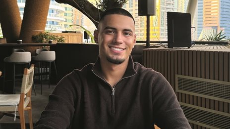 &#x393;&#x3B9;&#x3AC;&#x3BD;&#x3BD;&#x3B7;&#x3C2; &#x39B;&#x3BF;&#x3C5;&#x3BB;&#x3BF;&#x3CD;&#x3B4;&#x3B7;&#x3C2;: &#x39E;&#x3B5;&#x3BA;&#x3B9;&#x3BD;&#x3CE;&#x3BD;&#x3C4;&#x3B1;&#x3C2; &#x3C3;&#x3C4;&#x3BF; online sneaker reselling &#x3BC;&#x3B5; &#x20AC;800 &#x3BA;&#x3B1;&#x3B9; &#x3AD;&#x3BD;&#x3B1; laptop