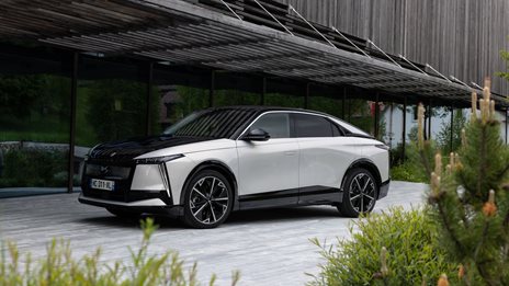 DS N&#xB0;8: &#x3A4;&#x3BF; &#x3B7;&#x3BB;&#x3B5;&#x3BA;&#x3C4;&#x3C1;&#x3B9;&#x3BA;&#x3CC; &quot;&#x3B4;&#x3B9;&#x3B1;&#x3BC;&#x3AC;&#x3BD;&#x3C4;&#x3B9;&quot; &#x3C4;&#x3C9;&#x3BD; Coupe SUV