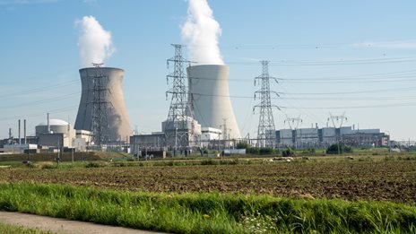 Ρωσία και Κίνα κυριαρχούν στη βιομηχανία πυρηνικής ενέργειας - Πώς πρέπει να αντιδράσουν οι ΗΠΑ