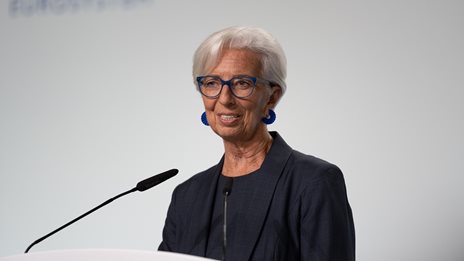 ΕΚΤ: Αμετάβλητα τα επιτόκια για πρώτη φορά μετά από 15 μήνες