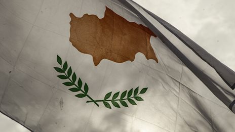 &#x393;&#x3B9;&#x3B1;&#x3C4;&#x3AF; &#x3BF;&#x3B9; &#x3C4;&#x3C1;&#x3AC;&#x3C0;&#x3B5;&#x3B6;&#x3B5;&#x3C2; &#x3B2;&#x3BB;&#x3AD;&#x3C0;&#x3BF;&#x3C5;&#x3BD; &#x3C4;&#x3B7;&#x3BD; &#x3B1;&#x3B3;&#x3BF;&#x3C1;&#x3AC; &#x3C4;&#x3B7;&#x3C2; &#x39A;&#x3CD;&#x3C0;&#x3C1;&#x3BF;&#x3C5; &#x3C9;&#x3C2; &#x3C0;&#x3C1;&#x3BF;&#x3AD;&#x3BA;&#x3C4;&#x3B1;&#x3C3;&#x3B7; &#x3BA;&#x3B1;&#x3B9; &#x3C0;&#x3CD;&#x3BB;&#x3B7; &#x3B5;&#x3B9;&#x3C3;&#x3CC;&#x3B4;&#x3BF;&#x3C5; &#x3C0;&#x3C1;&#x3BF;&#x3C2; &#x3B1;&#x3BD;&#x3B1;&#x3C4;&#x3BF;&#x3BB;&#x3AC;&#x3C2;