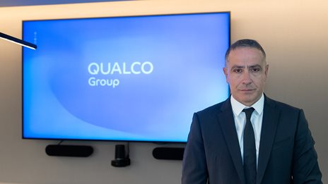 O &#x39D;&#x3AF;&#x3BA;&#x3BF;&#x3C2; &#x3A8;&#x3B9;&#x3BC;&#x3CC;&#x3B3;&#x3B9;&#x3B1;&#x3BD;&#x3BD;&#x3BF;&#x3C2; &#x3B5;&#x3BD;&#x3C4;&#x3AC;&#x3C3;&#x3C3;&#x3B5;&#x3C4;&#x3B1;&#x3B9; &#x3C3;&#x3C4;&#x3B7; &#x3B4;&#x3B9;&#x3BF;&#x3B9;&#x3BA;&#x3B7;&#x3C4;&#x3B9;&#x3BA;&#x3AE; &#x3BF;&#x3BC;&#x3AC;&#x3B4;&#x3B1; &#x3C4;&#x3BF;&#x3C5; &#x3BF;&#x3BC;&#x3AF;&#x3BB;&#x3BF;&#x3C5; Qualco