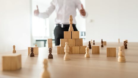 Πώς επενδύουν οι πλουσιότερες οικογένειες του πλανήτη σε αβέβαιους καιρούς