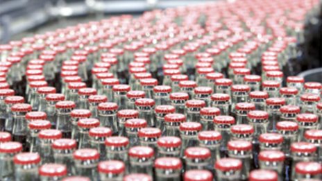 Coca-Cola HBC: &#x39F;&#x3B9; &#x3B4;&#x3CD;&#x3BF; &#x3C4;&#x3B1;&#x3C7;&#x3CD;&#x3C4;&#x3B7;&#x3C4;&#x3B5;&#x3C2; &#x3C3;&#x3C4;&#x3B1; &#x3BA;&#x3AD;&#x3C1;&#x3B4;&#x3B7; &#x2013; &#x3A4;&#x3B9; &#x3C3;&#x3C5;&#x3BC;&#x3B2;&#x3B1;&#x3AF;&#x3BD;&#x3B5;&#x3B9; &#x3C3;&#x3C4;&#x3B7;&#x3BD; &#x395;&#x3BB;&#x3BB;&#x3AC;&#x3B4;&#x3B1;