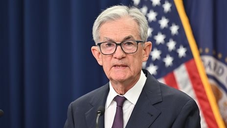 Διχασμένα τα μέλη της Fed για τις επόμενες μειώσεις των επιτοκίων