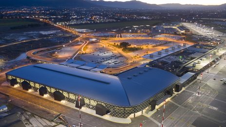 Με το... αριστερό μπήκε η διεθνής επιβατική κίνηση για Μύκονο - Σαντορίνη