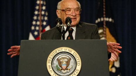 Ύφεση ακούμε και ύφεση δεν βλέπουμε – μήπως ο Milton Friedman είχε δίκιο;