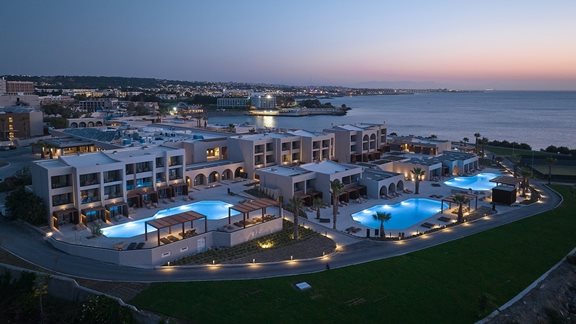 H.I.G.: &#x39F;&#x3B9; &#x3B5;&#x3C0;&#x3CC;&#x3BC;&#x3B5;&#x3BD;&#x3B5;&#x3C2; &#x3B5;&#x3C0;&#x3B5;&#x3BD;&#x3B4;&#x3CD;&#x3C3;&#x3B5;&#x3B9;&#x3C2; &#x3C4;&#x3C9;&#x3BD; Ella Resorts &#x3BA;&#x3B1;&#x3B9; &#x3C4;&#x3BF; &#x3B1;&#x3C0;&#x3BF;&#x3C4;&#x3CD;&#x3C0;&#x3C9;&#x3BC;&#x3B1; &#x3C3;&#x3B5; &#x3BF;&#x3B9;&#x3BA;&#x3BF;&#x3BD;&#x3BF;&#x3BC;&#x3AF;&#x3B1;-&#x3B1;&#x3C0;&#x3B1;&#x3C3;&#x3C7;&#x3CC;&#x3BB;&#x3B7;&#x3C3;&#x3B7;