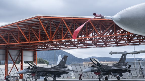 &#x395;&#x391;&#x392;: &#x39A;&#x3BB;&#x3B5;&#x3AF;&#x3BD;&#x3B5;&#x3B9; &#x3C4;&#x3BF;&#x3BD; &#x3BA;&#x3CD;&#x3BA;&#x3BB;&#x3BF; &#x3C4;&#x3C9;&#x3BD; Phantom &#x3BA;&#x3B1;&#x3B9; &#x3B5;&#x3B9;&#x3C3;&#x3AD;&#x3C1;&#x3C7;&#x3B5;&#x3C4;&#x3B1;&#x3B9; &#x3C3;&#x3B5; &#x3BD;&#x3AD;&#x3B1; &#x3C0;&#x3C1;&#x3BF;&#x3B3;&#x3C1;&#x3AC;&#x3BC;&#x3BC;&#x3B1;&#x3C4;&#x3B1; &#x3BA;&#x3B1;&#x3B9; &#x3C3;&#x3C5;&#x3BD;&#x3B5;&#x3C1;&#x3B3;&#x3B1;&#x3C3;&#x3AF;&#x3B5;&#x3C2;