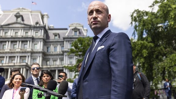 Το σχέδιο πίσω από την καταστολή Τραμπ στο Λος Άντζελες - Τι θέλει ο "τσάρος" του μεταναστευτικού