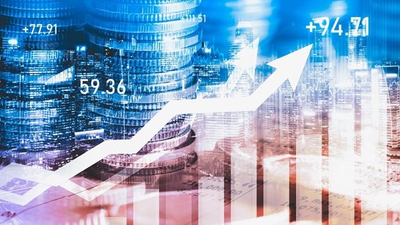 Mediobanca: Ισχυρά stories ανάπτυξης οι ελληνικές τράπεζες – Νέες υψηλότερες τιμές-στόχοι