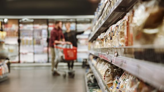 Το "χρυσό" καλοκαίρι των σούπερ μάρκετ: 757 εκατ. ευρώ επιπλέον στα ταμεία