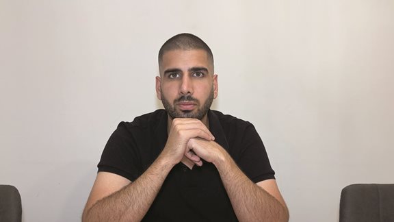 Ανταµιάν Μιράν: Δηµιουργία AI κινούµενων βίντεο βασισµένων σε βιβλία αυτοβελτίωσης και επιχειρηµατικότητας