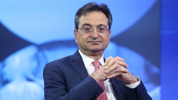 &#x397; Eurobank &#x3C3;&#x3C4;&#x3BF;&#x3BA;&#x3AC;&#x3C1;&#x3B5;&#x3B9; &quot;&#x3C0;&#x3BF;&#x3BB;&#x3B5;&#x3BC;&#x3BF;&#x3C6;&#x3CC;&#x3B4;&#x3B9;&#x3B1;&quot; &#x3B3;&#x3B9;&#x3B1; &#x3B5;&#x3BE;&#x3B1;&#x3B3;&#x3BF;&#x3C1;&#x3AC; &#x3BA;&#x3B1;&#x3B9; &#x3BC;&#x3AD;&#x3C1;&#x3B9;&#x3C3;&#x3BC;&#x3B1; &#x3C4;&#x3BF;&#x3C5;&#x3BB;&#x3AC;&#x3C7;&#x3B9;&#x3C3;&#x3C4;&#x3BF;&#x3BD; 50% &#x3C4;&#x3C9;&#x3BD; &#x3BA;&#x3B5;&#x3C1;&#x3B4;&#x3CE;&#x3BD;