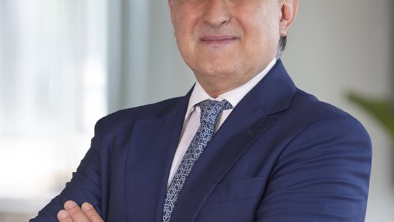 &#x391;&#x3BB;&#x3BB;&#x3B1;&#x3B3;&#x3AE; &#x3B7;&#x3B3;&#x3B5;&#x3C3;&#x3AF;&#x3B1;&#x3C2; &#x3C3;&#x3C4;&#x3B7;&#x3BD; PwC &#x395;&#x3BB;&#x3BB;&#x3AC;&#x3B4;&#x3B1; - &#x39F; &#x39D;&#x3B9;&#x3BA;&#x3CC;&#x3BB;&#x3B1;&#x3BF;&#x3C2; &#x3A0;&#x3B5;&#x3B3;&#x3B5;&#x3B9;&#x3CE;&#x3C4;&#x3B7;&#x3C2; &#x3B1;&#x3BD;&#x3B1;&#x3BB;&#x3B1;&#x3BC;&#x3B2;&#x3AC;&#x3BD;&#x3B5;&#x3B9; Territory Senior Partner