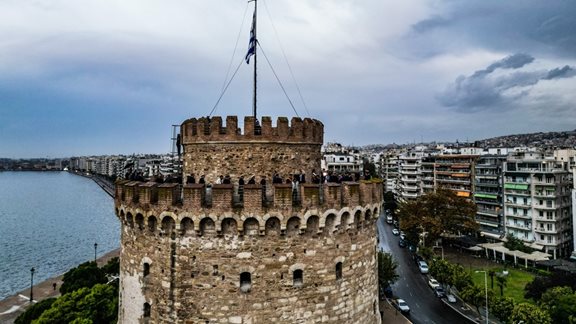 &#x39F;&#x3B9; &#x3BD;&#x3AD;&#x3B5;&#x3C2; &#x3B5;&#x3C0;&#x3B5;&#x3BD;&#x3B4;&#x3CD;&#x3C3;&#x3B5;&#x3B9;&#x3C2; &#x3C0;&#x3BF;&#x3C5; &#x3BC;&#x3B5;&#x3B3;&#x3B1;&#x3BB;&#x3CE;&#x3BD;&#x3BF;&#x3C5;&#x3BD; &#x3C4;&#x3BF;&#x3BD; &#x3BE;&#x3B5;&#x3BD;&#x3BF;&#x3B4;&#x3BF;&#x3C7;&#x3B5;&#x3B9;&#x3B1;&#x3BA;&#x3CC; &#x3C7;&#x3AC;&#x3C1;&#x3C4;&#x3B7; &#x3C4;&#x3B7;&#x3C2; &#x398;&#x3B5;&#x3C3;&#x3C3;&#x3B1;&#x3BB;&#x3BF;&#x3BD;&#x3AF;&#x3BA;&#x3B7;&#x3C2;