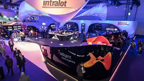 INTRALOT: E&#x3C0;&#x3B5;&#x3BA;&#x3C4;&#x3B5;&#x3AF;&#x3BD;&#x3B5;&#x3B9; &#x3C4;o &#x3C3;&#x3C5;&#x3BC;&#x3B2;&#x3CC;&#x3BB;&#x3B1;&#x3B9;&#x3CC; &#x3C4;&#x3B7;&#x3C2; &#x3C3;&#x3C4;&#x3B7; &#x39D;&#x3AD;&#x3B1; &#x396;&#x3B7;&#x3BB;&#x3B1;&#x3BD;&#x3B4;&#x3AF;&#x3B1; &#x3BC;&#x3AD;&#x3C7;&#x3C1;&#x3B9; &#x3C4;&#x3BF; 2032