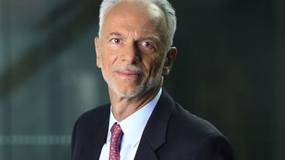 Motor Oil Hellas: &#x3A3;&#x3C4;&#x3B1; 6,3 &#x3B4;&#x3B9;&#x3C2; &#x3B5;&#x3C5;&#x3C1;&#x3CE; &#x3C4;&#x3B1; &#x3BA;&#x3AD;&#x3C1;&#x3B4;&#x3B7; &#x3B1;&#x3C0;&#x3CC; &#x3C4;&#x3BF; 2001  - &#x3A0;&#x3CC;&#x3C3;&#x3B1; &#x3C0;&#x3BB;&#x3AE;&#x3C1;&#x3C9;&#x3C3;&#x3B5; &#x3B3;&#x3B9;&#x3B1; &#x3C6;&#x3CC;&#x3C1;&#x3BF;&#x3C5;&#x3C2;, &#x3BC;&#x3B5;&#x3C1;&#x3AF;&#x3C3;&#x3BC;&#x3B1;&#x3C4;&#x3B1; &#x3BA;&#x3B1;&#x3B9; &#x3B5;&#x3C0;&#x3B5;&#x3BD;&#x3B4;&#x3CD;&#x3C3;&#x3B5;&#x3B9;&#x3C2;