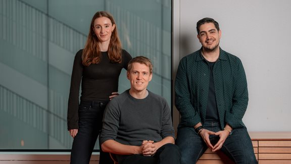 Elyos AI: Νέα χρηματοδότηση 13 εκατ. δολ. και στροφή στους AI agents για τη startup με Έλληνα ιδρυτή