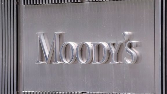 Moody&#x27;s: &#x391;&#x3BD;&#x3B1;&#x3B2;&#x3AC;&#x3B8;&#x3BC;&#x3B9;&#x3C3;&#x3B5; &#x3BA;&#x3B1;&#x3B9; &#x3C4;&#x3B9;&#x3C2; Alpha Bank &#x3BA;&#x3B1;&#x3B9; &#x3A4;&#x3C1;&#x3AC;&#x3C0;&#x3B5;&#x3B6;&#x3B1; &#x3A0;&#x3B5;&#x3B9;&#x3C1;&#x3B1;&#x3B9;&#x3CE;&#x3C2;