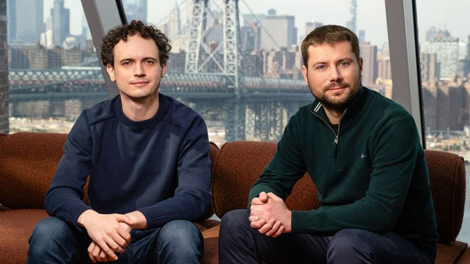 Reflection AI: &#x397; startup &#x3C4;&#x3BF;&#x3C5; &#x388;&#x3BB;&#x3BB;&#x3B7;&#x3BD;&#x3B1; &#x3C0;&#x3C1;&#x3CE;&#x3B7;&#x3BD; &#x3B5;&#x3C1;&#x3B5;&#x3C5;&#x3BD;&#x3B7;&#x3C4;&#x3AE; &#x3C4;&#x3B7;&#x3C2; DeepMind &#x3C0;&#x3BF;&#x3C5; &#x3B4;&#x3B7;&#x3BC;&#x3B9;&#x3BF;&#x3C5;&#x3C1;&#x3B3;&#x3B5;&#x3AF; &#x3C5;&#x3C0;&#x3B5;&#x3C1;-&#x3B5;&#x3C5;&#x3C6;&#x3C5;&#x3AE; &#x3C3;&#x3C5;&#x3C3;&#x3C4;&#x3AE;&#x3BC;&#x3B1;&#x3C4;&#x3B1;