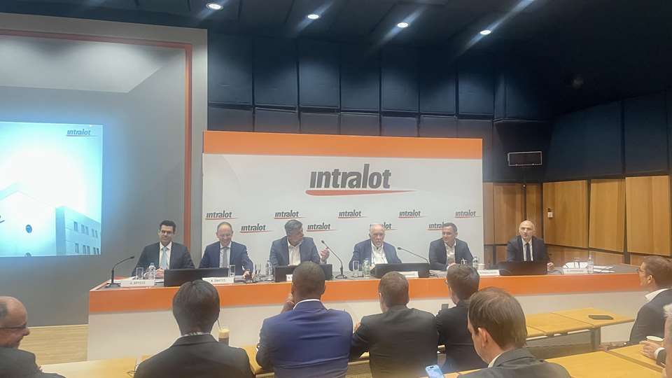 &#x391;&#x3C0;&#x3CC; &#x3C4;&#x3B9;&#x3C2; &#x3BB;&#x3BF;&#x3C4;&#x3B1;&#x3C1;&#x3AF;&#x3B5;&#x3C2; &#x3C3;&#x3C4;&#x3BF; online gaming: &#x397; Intralot &#x3B5;&#x3C4;&#x3BF;&#x3B9;&#x3BC;&#x3AC;&#x3B6;&#x3B5;&#x3C4;&#x3B1;&#x3B9; &#x3B3;&#x3B9;&#x3B1; &#x3C4;&#x3B7; &#x3BC;&#x3B5;&#x3B3;&#x3AC;&#x3BB;&#x3B7; &quot;&#x3BA;&#x3BF;&#x3CD;&#x3C1;&#x3C3;&#x3B1;&quot; &#x3BA;&#x3B1;&#x3B9; &#x3C4;&#x3B7; &#x3B4;&#x3B9;&#x3B5;&#x3BA;&#x3B4;&#x3AF;&#x3BA;&#x3B7;&#x3C3;&#x3B7; &#x3BD;&#x3AD;&#x3C9;&#x3BD; &#x3AD;&#x3C1;&#x3B3;&#x3C9;&#x3BD;