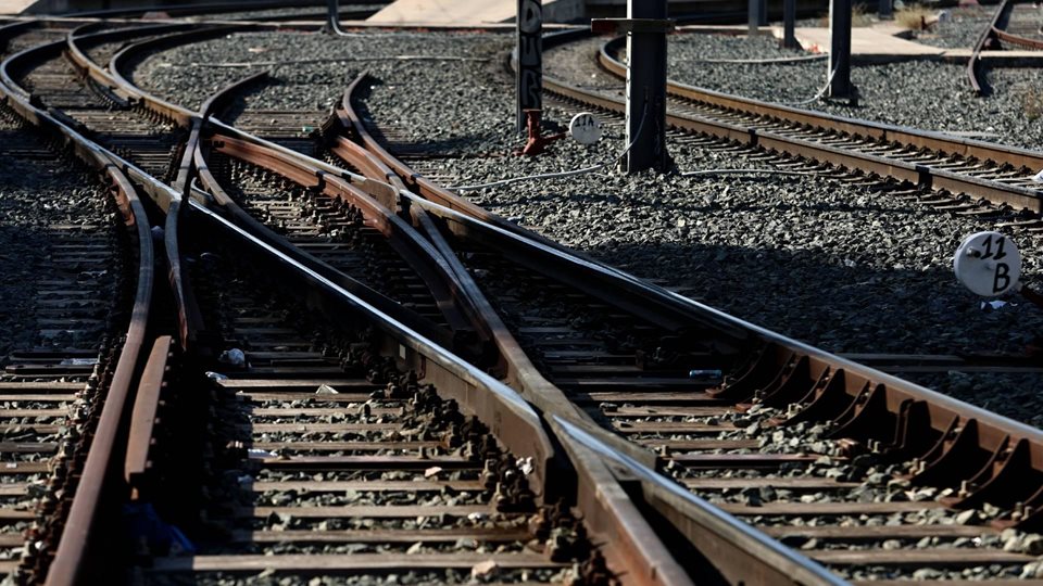 &#x395;&#x3BB;&#x3BB;&#x3B7;&#x3BD;&#x3B9;&#x3BA;&#x3CC;&#x3C2; &#x3C3;&#x3B9;&#x3B4;&#x3B7;&#x3C1;&#x3CC;&#x3B4;&#x3C1;&#x3BF;&#x3BC;&#x3BF;&#x3C2; &#x3C3;&#x3B5; &#x3C4;&#x3C1;&#x3BF;&#x3C7;&#x3B9;&#x3AC; &#x3B6;&#x3B7;&#x3BC;&#x3B9;&#x3CE;&#x3BD;: &#x397; &#x3B1;&#x3BD;&#x3AC;&#x3BA;&#x3B1;&#x3BC;&#x3C8;&#x3B7; &#x3C0;&#x3B1;&#x3C1;&#x3B1;&#x3BC;&#x3AD;&#x3BD;&#x3B5;&#x3B9; &#x3BC;&#x3B1;&#x3BA;&#x3C1;&#x3B9;&#x3BD;&#x3CC;&#x3C2; &#x3C3;&#x3C4;&#x3B1;&#x3B8;&#x3BC;&#x3CC;&#x3C2;