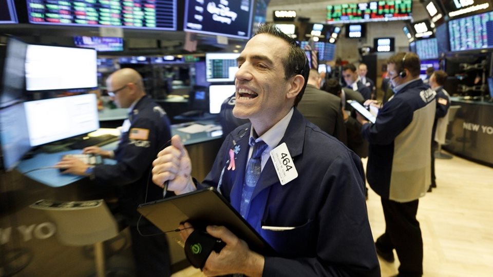 Wall Street: &#x3A0;&#x3BB;&#x3CE;&#x3C1;&#x3B7; &#x3B3;&#x3B9;&#x3B1; &#x3BD;&#x3AD;&#x3B1; &#x3C1;&#x3B5;&#x3BA;&#x3CC;&#x3C1; &#x3B5;&#x3BD;&#x3CC;&#x3C8;&#x3B5;&#x3B9; &#x3B5;&#x3BC;&#x3C0;&#x3BF;&#x3C1;&#x3B9;&#x3BA;&#x3AE;&#x3C2; &#x3C3;&#x3C5;&#x3BC;&#x3C6;&#x3C9;&#x3BD;&#x3AF;&#x3B1;&#x3C2;