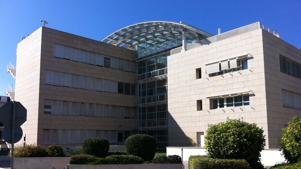 Prodea: &#x3A0;&#x3BF;&#x3CD;&#x3BB;&#x3B7;&#x3C3;&#x3B5; &#x3B1;&#x3BA;&#x3AF;&#x3BD;&#x3B7;&#x3C4;&#x3B1; &#x20AC;676 &#x3B5;&#x3BA;&#x3B1;&#x3C4;. &#x3BA;&#x3B1;&#x3B9; &#x3C4;&#x3BF; 30% &#x3C3;&#x3C4;&#x3B7;&#x3BD; Piraeus Tower