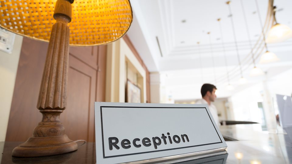 2025: Σταθερή πληρότητα, αυξημένες τιμές δωματίων για τα ελληνικά ξενοδοχεία