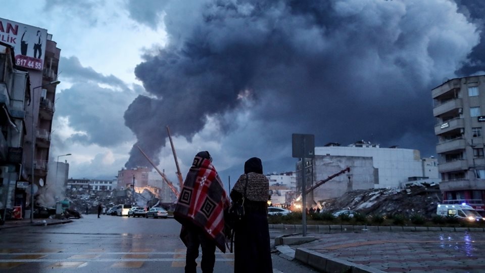 &#x39F; &#x3C3;&#x3B5;&#x3B9;&#x3C3;&#x3BC;&#x3CC;&#x3C2; &#x3C3;&#x3C4;&#x3B7;&#x3BD; &#x3A4;&#x3BF;&#x3C5;&#x3C1;&#x3BA;&#x3AF;&#x3B1; &#x3BA;&#x3BB;&#x3C5;&#x3B4;&#x3C9;&#x3BD;&#x3AF;&#x3B6;&#x3B5;&#x3B9; &#x3C4;&#x3BF;&#x3BD; &#x3B5;&#x3BD;&#x3B5;&#x3C1;&#x3B3;&#x3B5;&#x3B9;&#x3B1;&#x3BA;&#x3CC; &#x3BA;&#x3B1;&#x3B9; &#x3C0;&#x3BF;&#x3BB;&#x3B9;&#x3C4;&#x3B9;&#x3BA;&#x3CC; &#x3C7;&#x3AC;&#x3C1;&#x3C4;&#x3B7; &#x3C3;&#x3C4;&#x3B7; &#x39C;. &#x391;&#x3BD;&#x3B1;&#x3C4;&#x3BF;&#x3BB;&#x3AE;